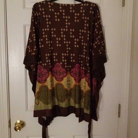 Used Hot & Delicious V-Neck  Blouses Size Large - Picture 2 of 4
